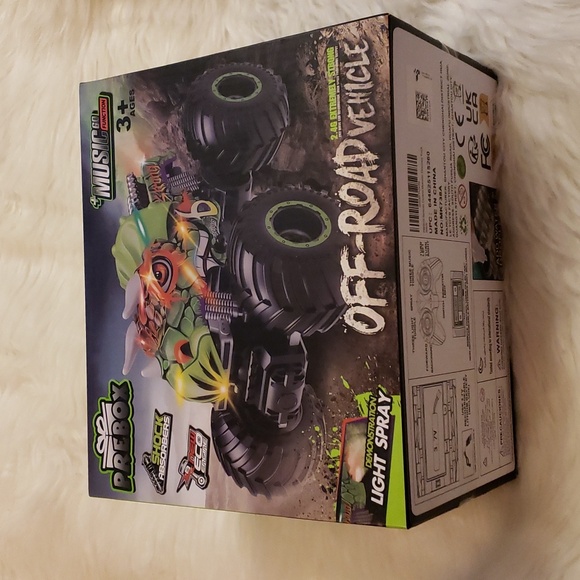 Prefontaine Remote Control Monster Truck/Off Road Vehicle - green dinosaur - Picture 2 of 16